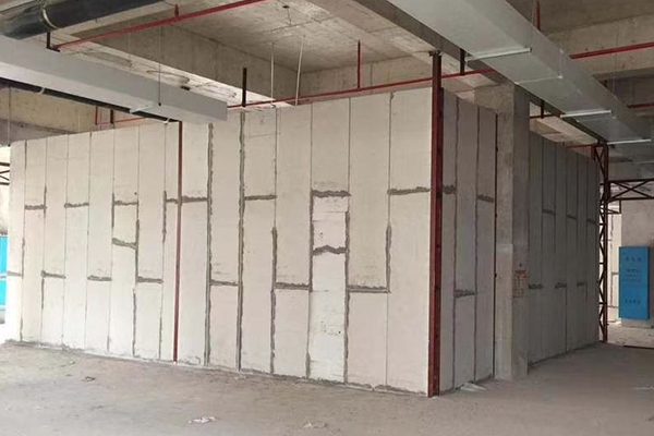 辦公樓輕質(zhì)隔墻板施工現(xiàn)場(chǎng)