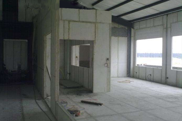 南山快捷酒店輕質(zhì)隔墻板施工現(xiàn)場