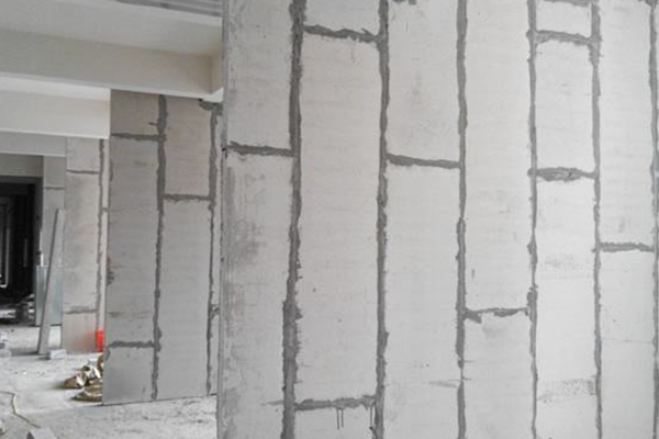 輕質(zhì)隔墻板安裝現(xiàn)場(chǎng) 輕質(zhì)隔墻板安裝現(xiàn)場(chǎng)