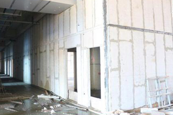 輕質(zhì)隔墻板