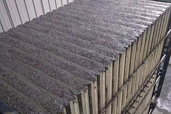 輕質(zhì)隔墻板